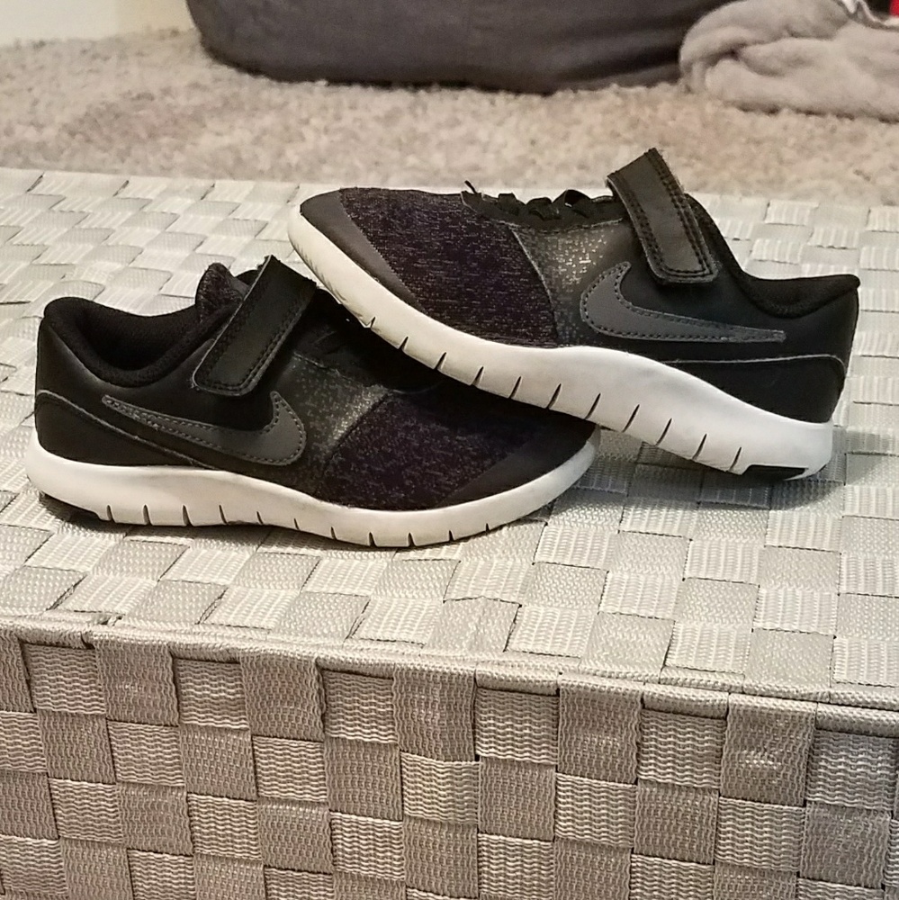 Nike kids flex contact sneakers size 13C
